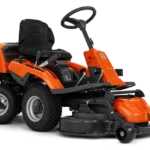Seitenansicht eines kommerziellen Husqvarna Frontmähers mit Mähdeck.