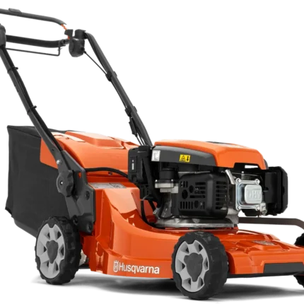 Seitenansicht eines Husqvarna Rasenmähers mit sichtbarem Motor und Grasfangsack.