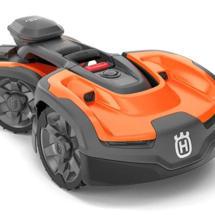 Mähroboter mit Husqvarna-Branding zur Hervorhebung des Designs.