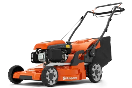 Seitenansicht eines Husqvarna Rasenmähers mit Grasfangsack.