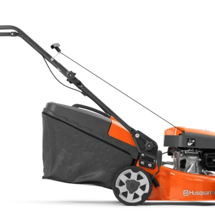 Seitenansicht eines Husqvarna Rasenmähers mit Grasfangsack.
