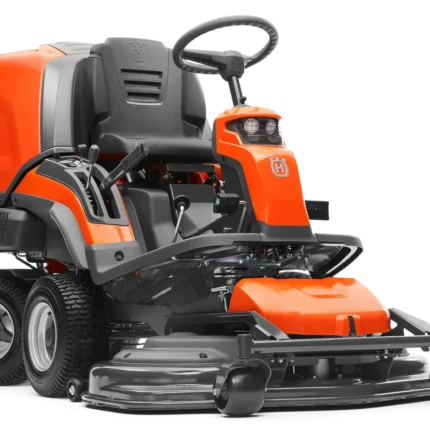 Frontansicht eines kommerziellen Husqvarna Frontmähers mit Mähdeck.