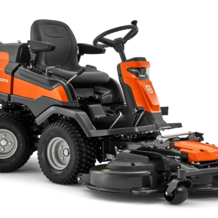 Frontansicht eines kommerziellen Husqvarna Frontmähers mit Mähdeck.