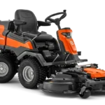 Frontansicht eines kommerziellen Husqvarna Frontmähers mit Mähdeck.