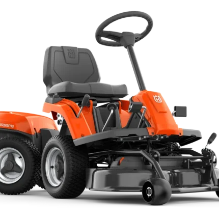 Seitenansicht eines Husqvarna Aufsitzmähers mit Mähdeck.