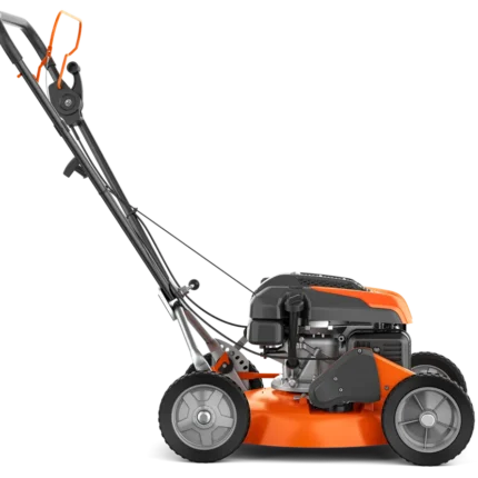 Seitenansicht eines handgeführten Rasenmähers mit sichtbarem Motor und Handgriff.