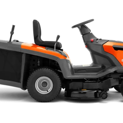 Seitenansicht eines Husqvarna Aufsitzrasenmähers mit Grasfangkorb.