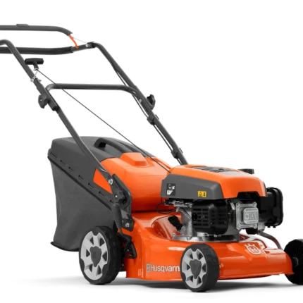 Seitenansicht eines Husqvarna Rasenmähers mit Grasfangsack.