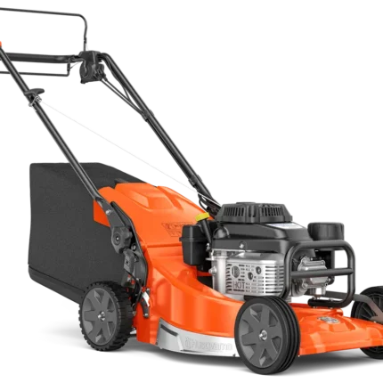 Seitenansicht eines Husqvarna Rasenmähers mit sichtbarem Motor und Handgriff.