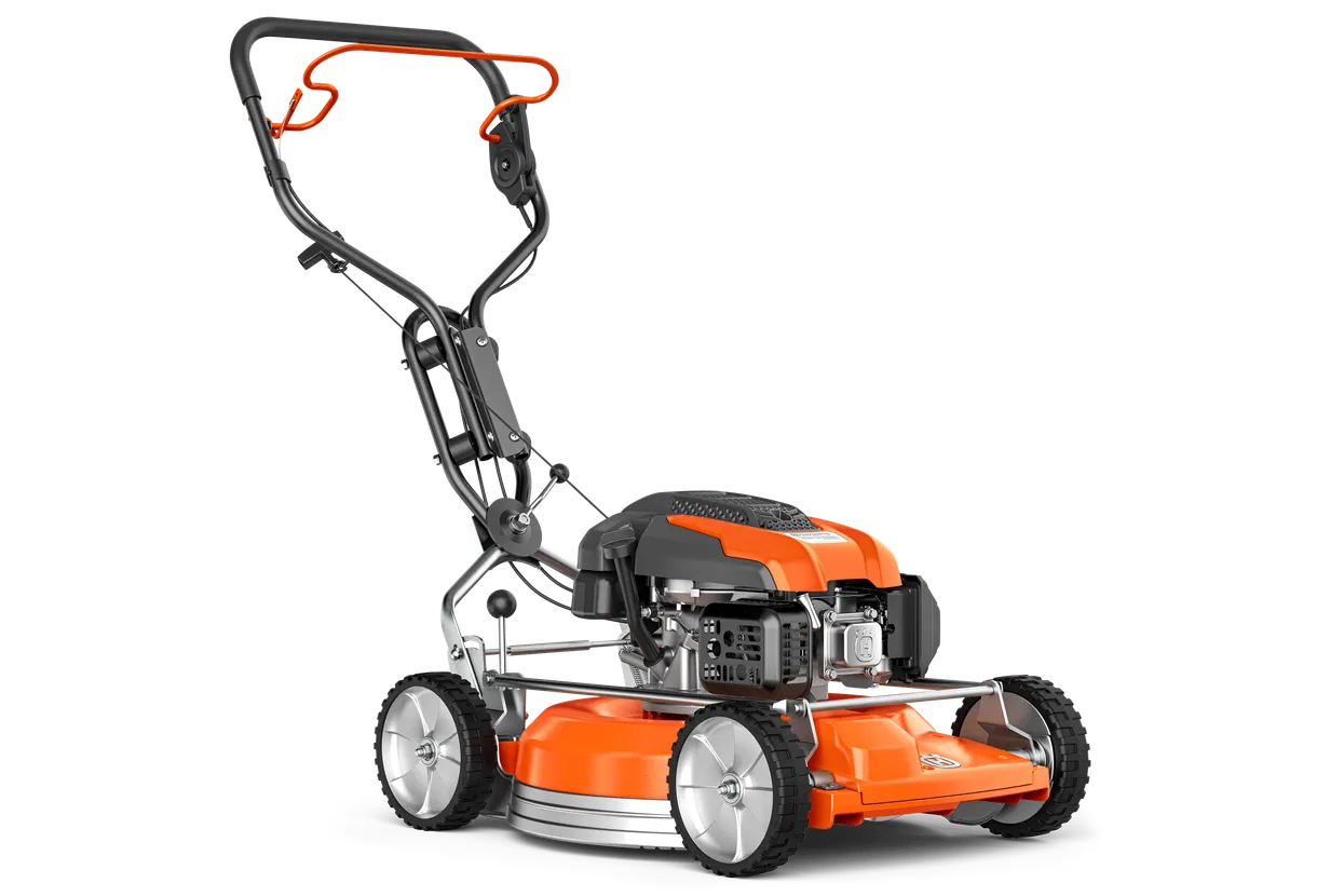 rl-309061.webp Seitenansicht eines Husqvarna Rasenmähers mit robustem Rahmen und verstellbarem Griff.