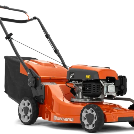 Seitenansicht eines Husqvarna Rasenmähers mit Grasfangsack.