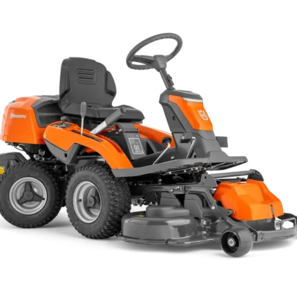 Vorderansicht eines Husqvarna Aufsitzmähers mit Mähdeck.