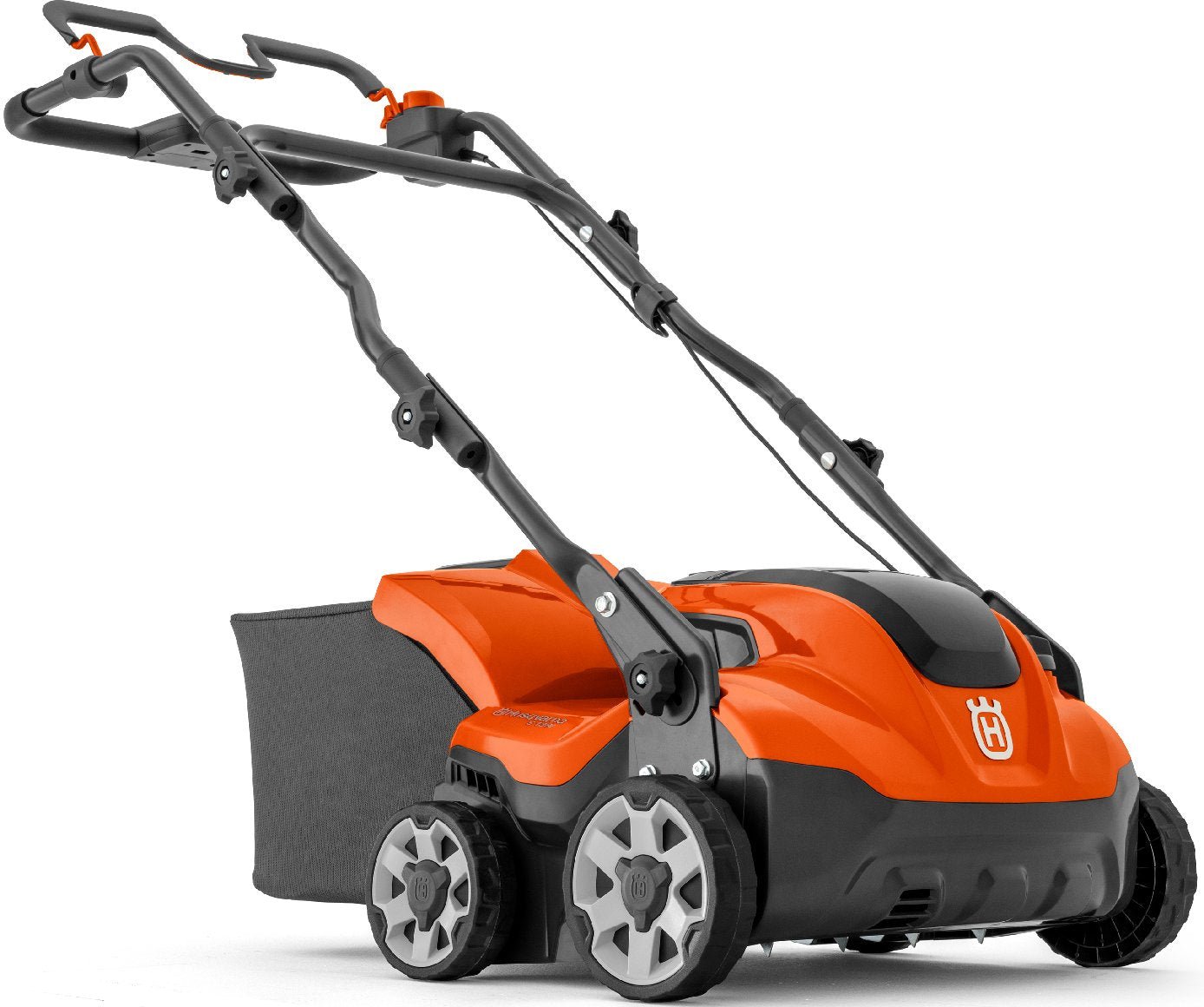 Husqvarna_S_138i_20250811_01c678a9-e99b-4956-9a39-931df76be2d9 Husqvarna Akku-Vertikutierer S 138i – Bild 1