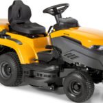 Stiga Rasentraktor Estate 384 mit Mulchkit und Anhängerkupplung